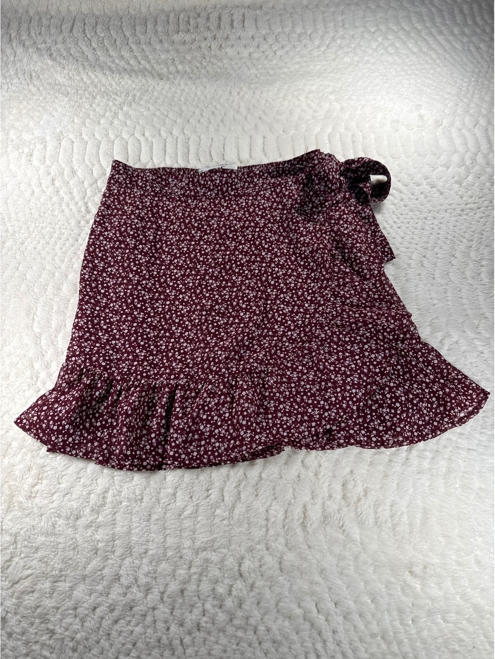 Hollister Ultra High-Rise Floral Wrap Skirt in Burgundy XS